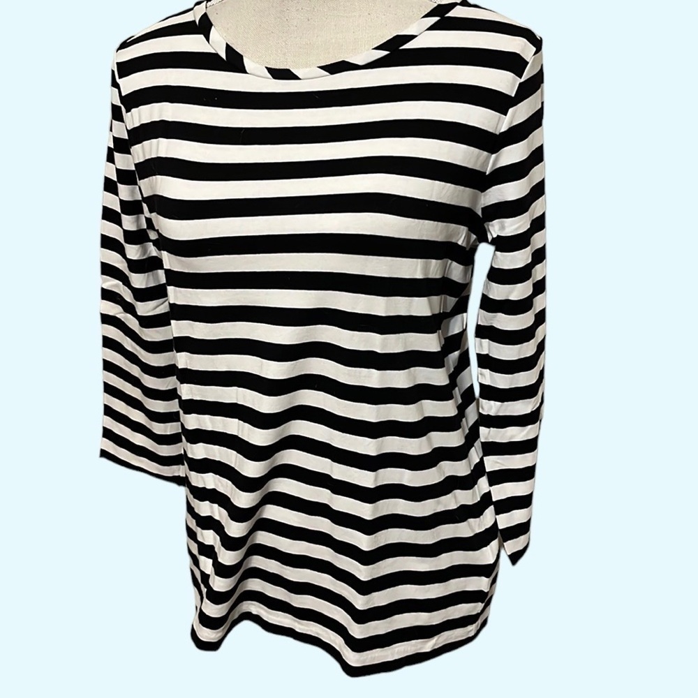 Anne Klein blk/white stripe t shirt. Large